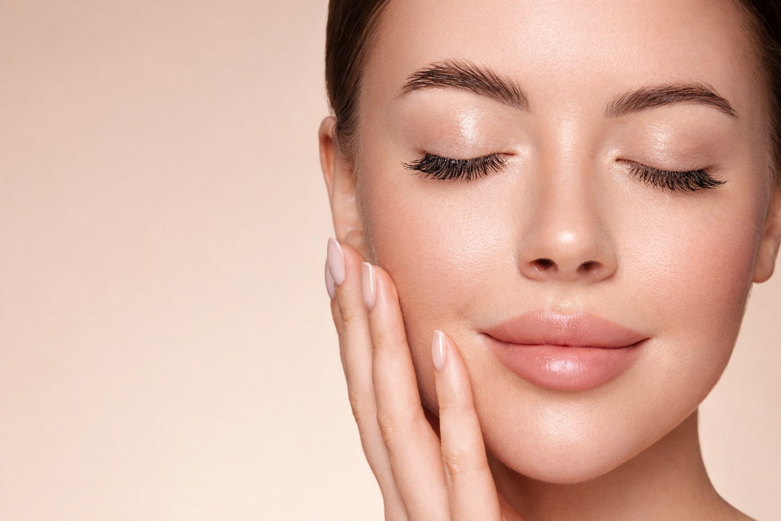 Hydrating Facial by Dr. Renaud